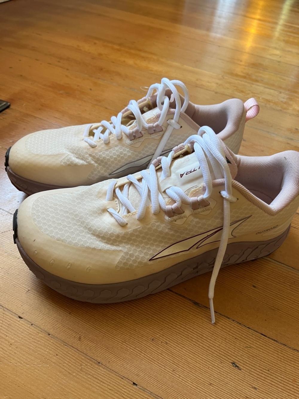 Altra Women's Outroad Trail Running Shoes sz9